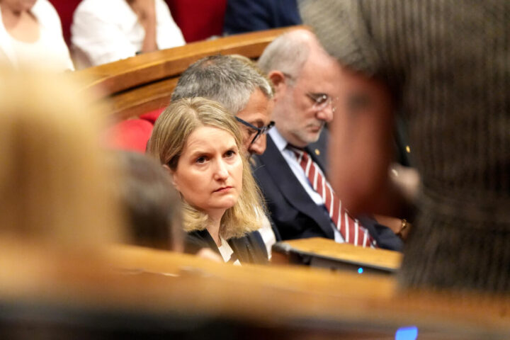 La consellera de Drets Socials i Inclusió, Mònica Martínez Bravo, en una imatge d'arxiu al ple del parlament (fotografia: ACN).