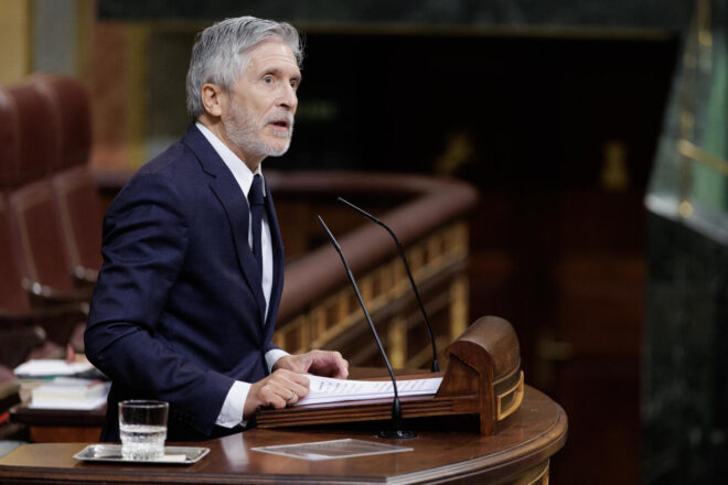 Grande-Marlaska justifica l’expulsió dels cantaires de la Sagrada Família i felicita els Mossos i la policia espanyola