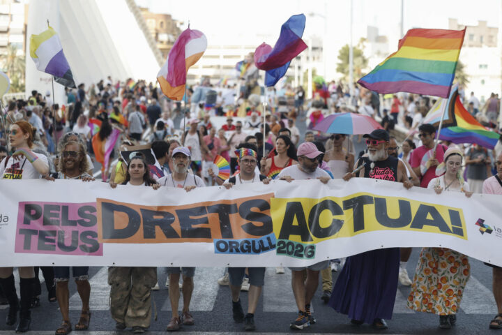 Un moment de la manifestació de l’Orgull LGBTI a València. Fotografia: Kai Forsterling / EFE.