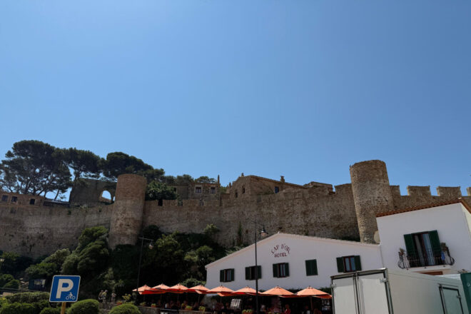 El 92% dels comerços de Tossa de Mar atenen en català