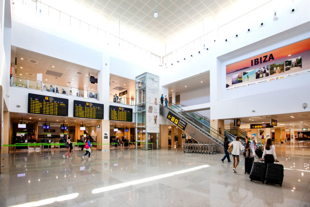 Rebuig frontal a l’ampliació de l’aeroport d’Eivissa: “És terrorisme d’estat”