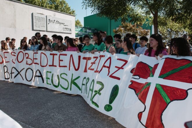 Alumnes bascos opten per la desobediència i responen en èuscar la prova de matemàtiques del batxillerat francès