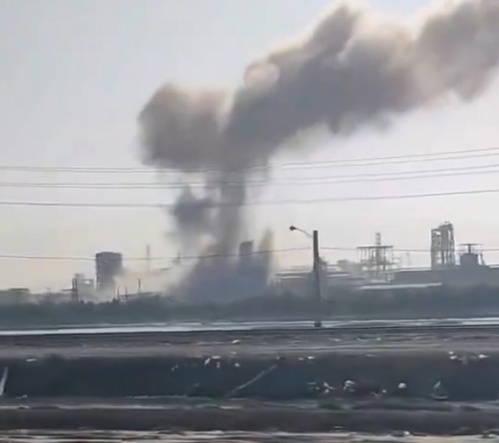 Israel bombarda un complex petroquímic al sud-oest de l’Iran