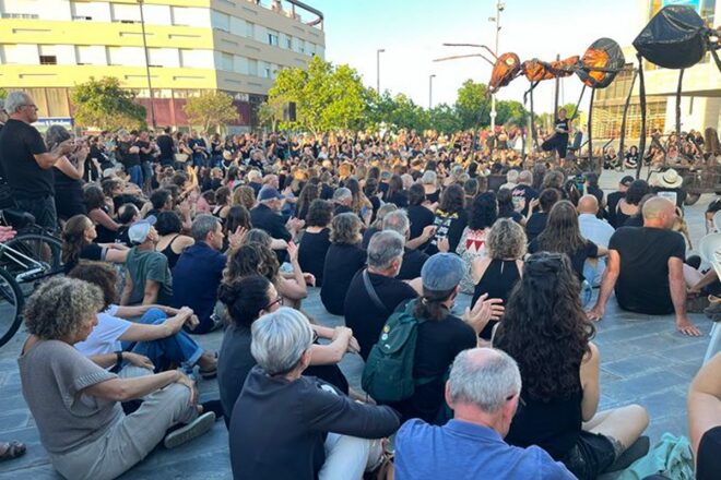 Mig miler persones es concentren a Maó contra la saturació turística