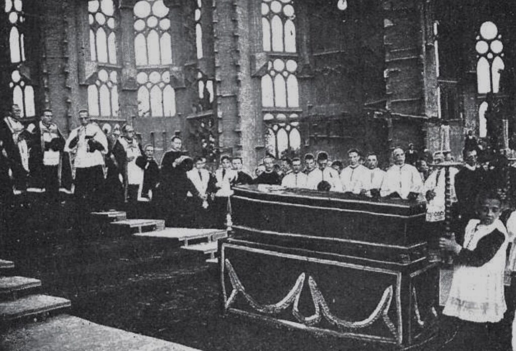 Els tres dies d’agonia que van convertir la mort de Gaudí en un dol de ciutat