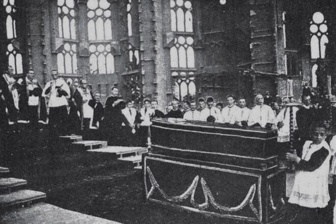 Els tres dies d’agonia que van convertir la mort de Gaudí en un dol de ciutat