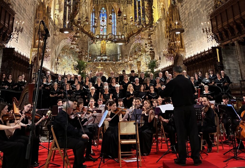Un gentada omple la Seu de Mallorca per a retre homenatge a Joan Alcover i La Balanguera