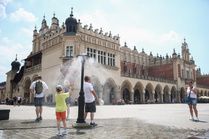 A Cracòvia s'han instal·lat dutxes als carrers per alleujar la calor (fotografia d'arxiu).