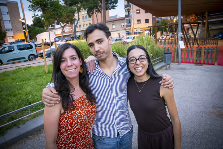 Istar Montull, Ayoub Amou i Saliha Bouhasfour. Fotografia: Albert Salamé