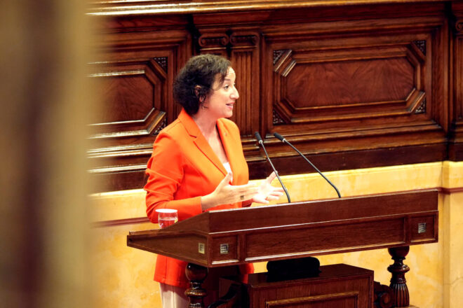El govern apuntala la legislatura encarrilant el pressupost al parlament