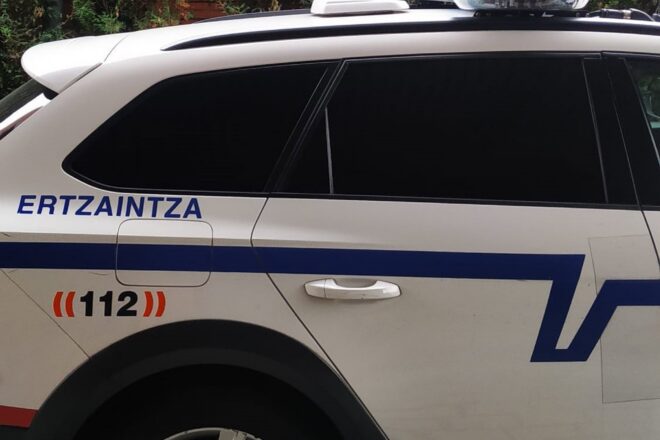 Cinc policies florals de Navarra moren en un accident a Elgoibar
