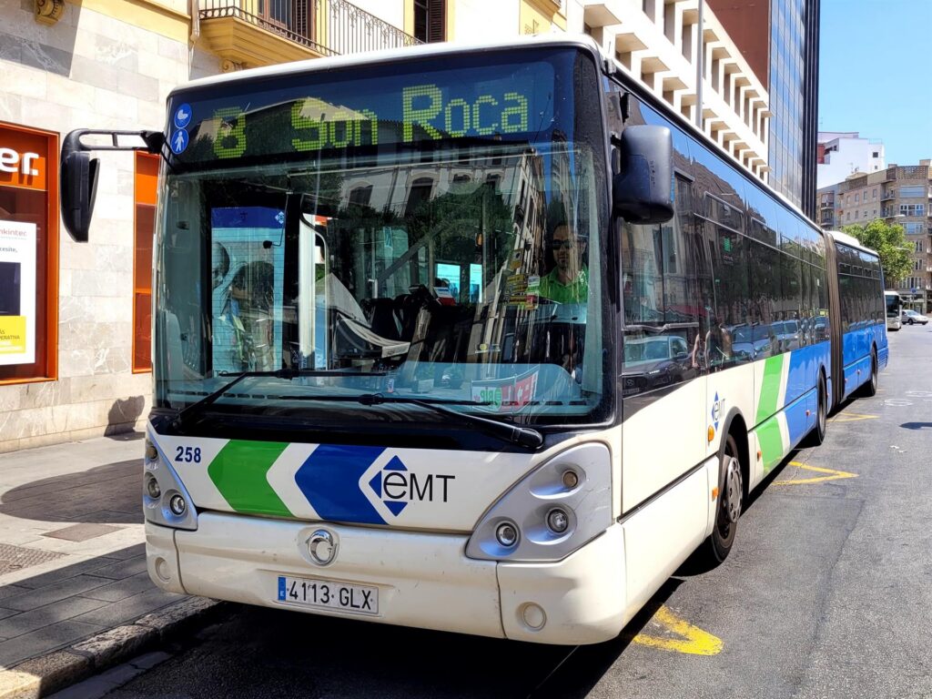 Afectacions de trànsit i desviaments a Palma per actes espor