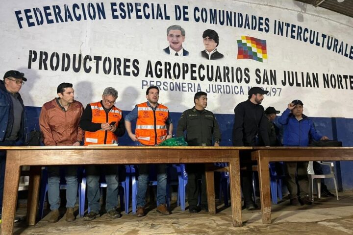 Reunió per a l’alçament dels blocatges a Santa Cruz (Bolívia), 20 de juny de 2026 (fotografia: Administradora Boliviana de Carreteres).