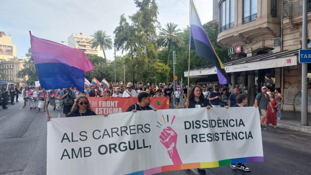 Dues manifestacions de l’Orgull reivindiquen drets i denuncien agressions a Palma