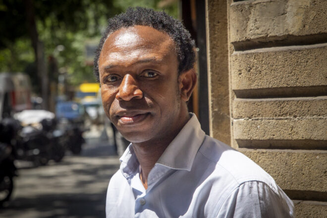 Ousman Umar: “Tinc mil raons per a odiar, però he decidit de transformar-ho tot en llum”