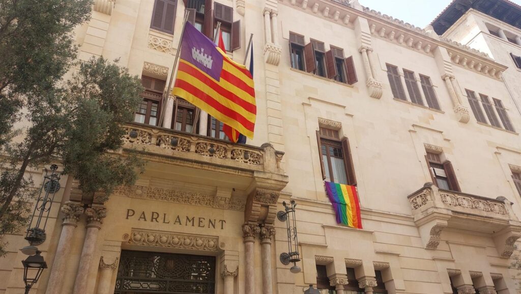 Le Senne continua la croada LGTBI-fòbica: recorre 