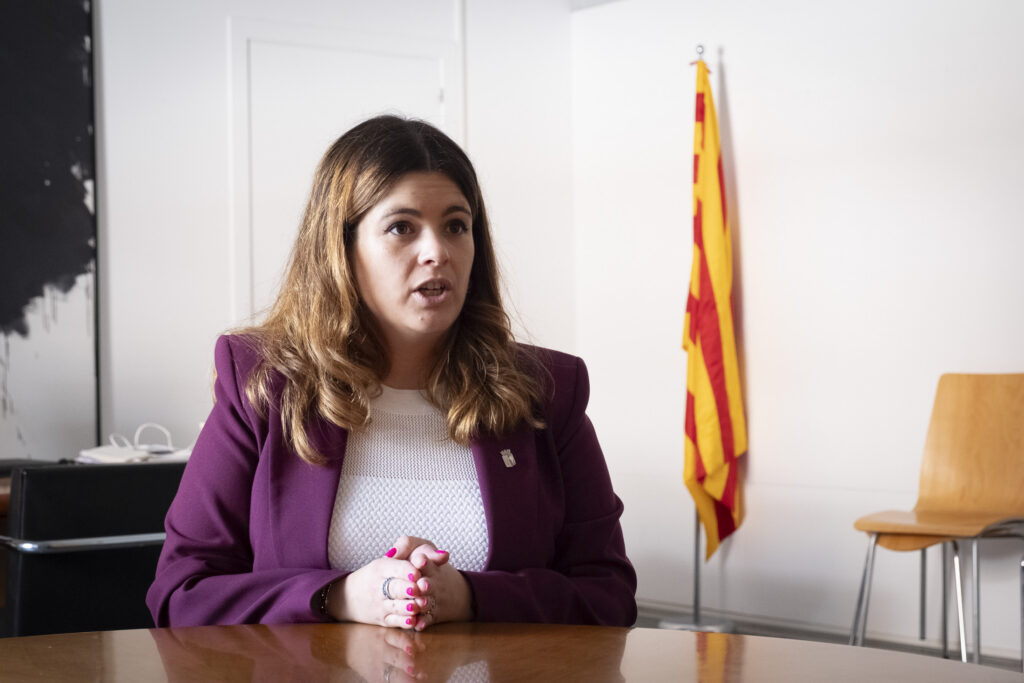 Susanna Pag&egrave;s Jutglar, Regidora, ERC. Olot.