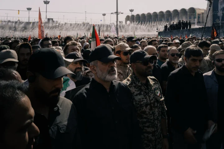 Ahmad Vahidi, comandant en cap del CGRI (centre), durant el funeral d'estat a l'aiatol·là Ruhol·là Khomeini a Teheran, la capital de l'Iran, diumenge (fotografia: Lorenzo Tugnoli/The Washington Post).