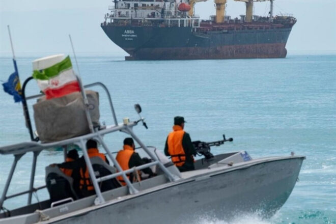 Els EUA bombarden l&rsquo;Iran per cinqu&egrave; dia consecutiu i Trump amena&ccedil;a el r&egrave;gim: &ldquo;Val m&eacute;s que facin bondat&rdquo;