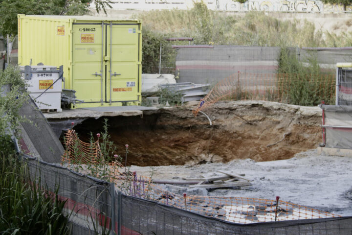 Un esfondrament paralitza l'obra del soterrament de Montcada