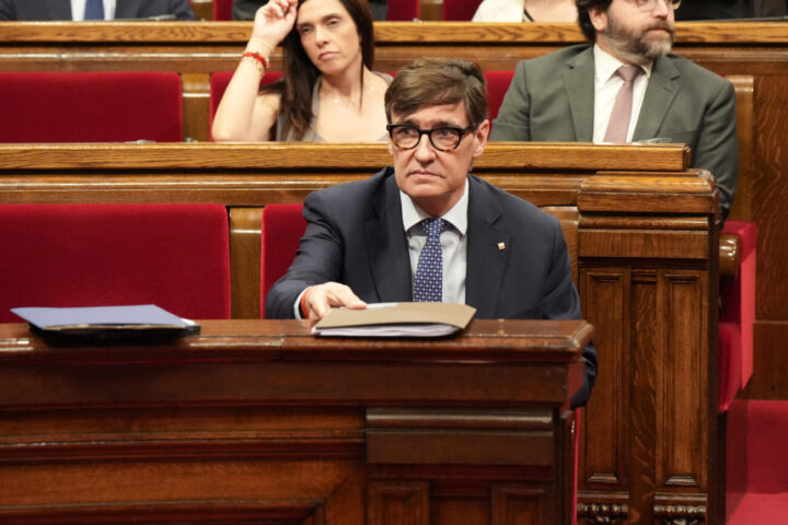El president de la Generalitat, Salvador Illa, aquest matí al parlament (fotografia: ACN)