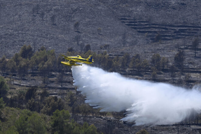 Nit complicada al País Valencià amb cinc incendis forestals