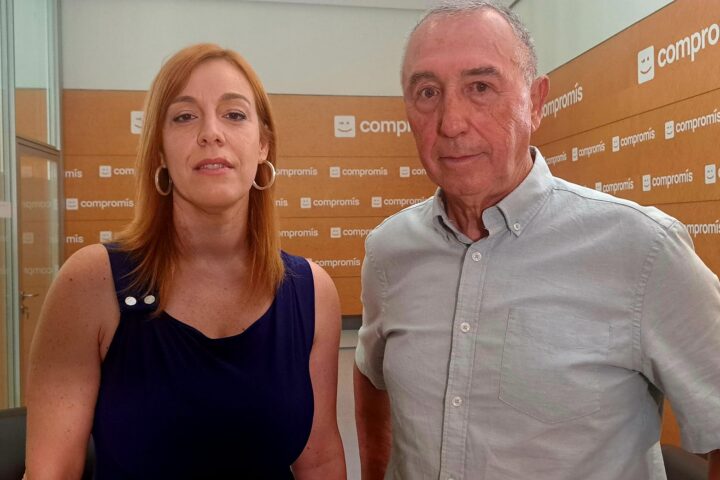 Dolors Gimeno i Joan Baldoví durant la compareixença d'avui