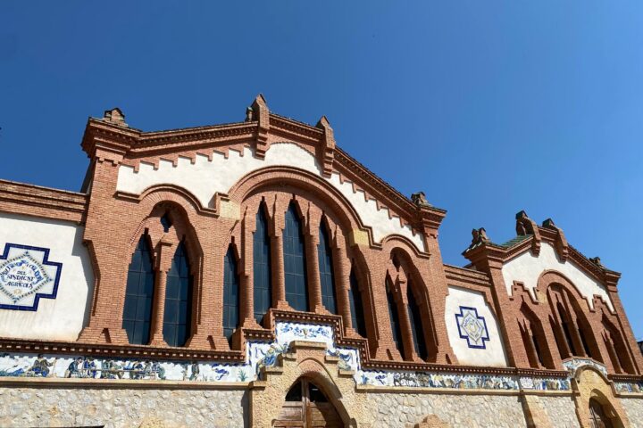 Celler de Pinell de Brai, una catedral del vi obra de Cèsar Martinell.