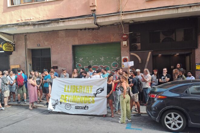 En llibertat les dues ve&iuml;nes de Santa Maria del Cam&iacute; detingudes per accions contra la turistificaci&oacute;