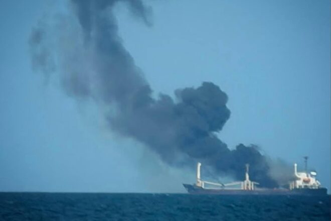 Deu morts en un atac rus contra un vaixell mercant a la mar Negra
