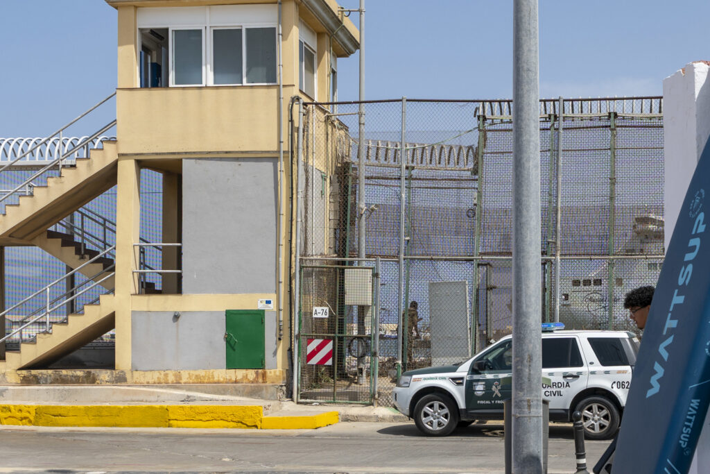 L’estat espanyol tanca ara la frontera de Melilla després d’un intent d’entrada multitudinari