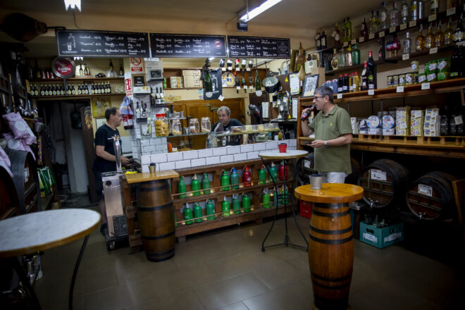 Un vermut enmig de carrers amb noms de pobles mallorquins