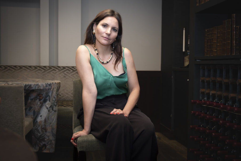 Carla Gracia: “Quan deixes de resistir-te al dolor, pots començar a viure”