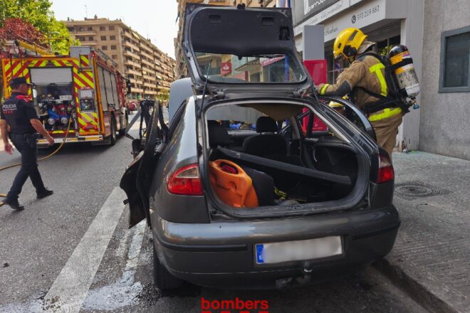Tres ferits greus i dos de lleus per l’explosió d’un cotxe a Lleida