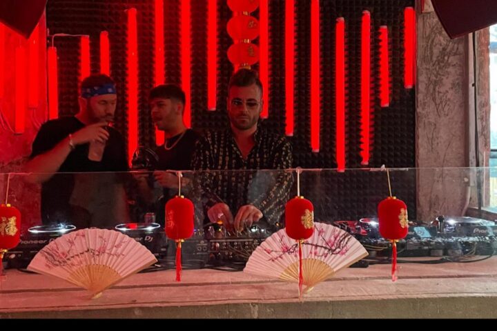 Michele Noschese (DJ Godzi) durant una sessió, en una imatge d'arxiu.