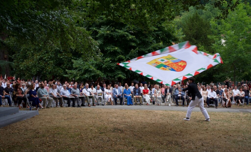 PNB i Bildu es reuneixen a Bergara i reivindiquen la independència del País Basc
