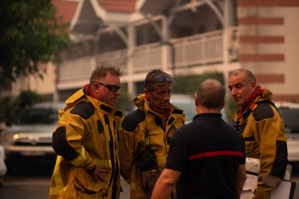 El sud d’Europa, atrapat pel foc i amb centenars de milers d’evacuats