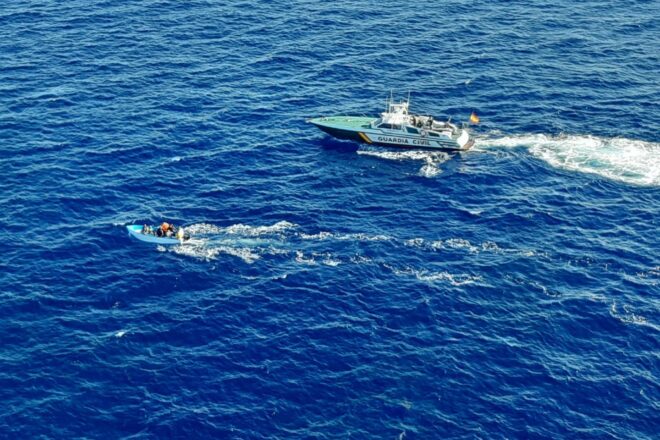 Rescaten cinquanta-cinc immigrants arribats a Cabrera amb dues embarcacions