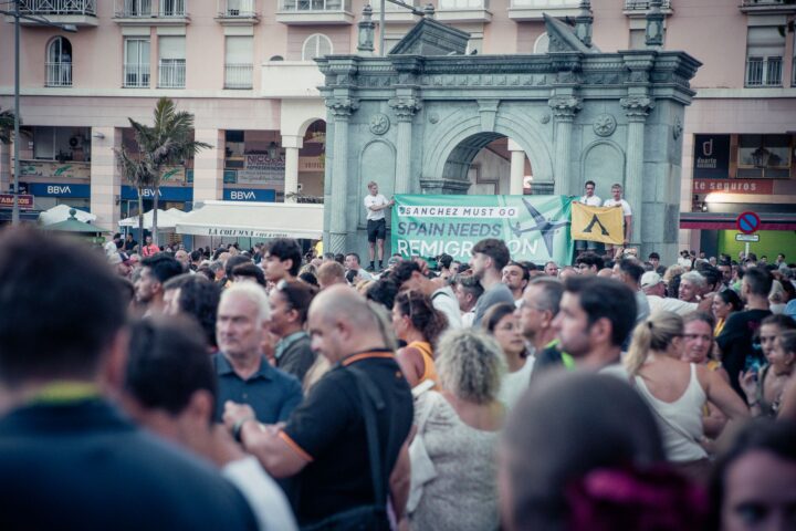 Una protesta de Save Europe Act a Algesires