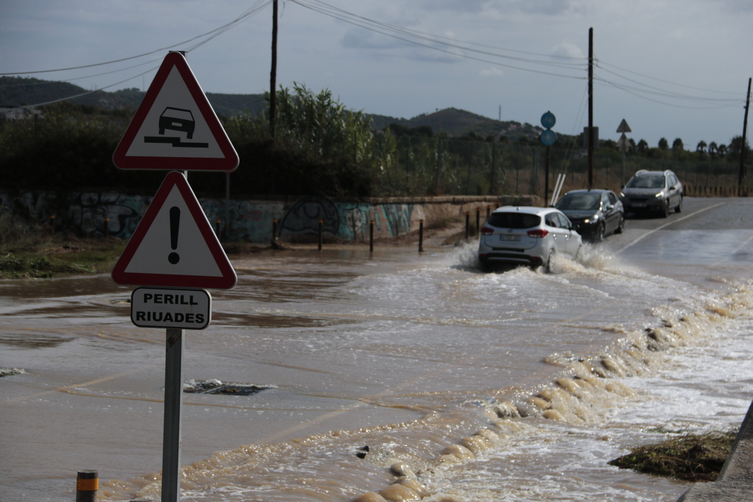 Restriccions i suspensió de les classes al Baix Llobregat, Vallès Occidental, Garraf i Penedès per risc de pluges intenses