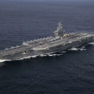 USS Lincoln, el portaavions que ha esdevingut un maldecap polític i militar per al govern Trump