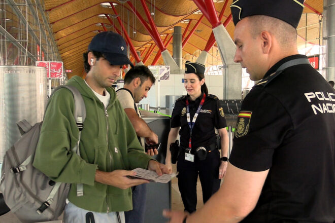 “És simplement propaganda”: desconeixement i tranquil·litat a l’aeroport del Prat pels controls fronterers amb Itàlia