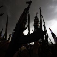 Els hutis obren un nou front de conflicte i fan perillar el pas per Bab el-Màndeb