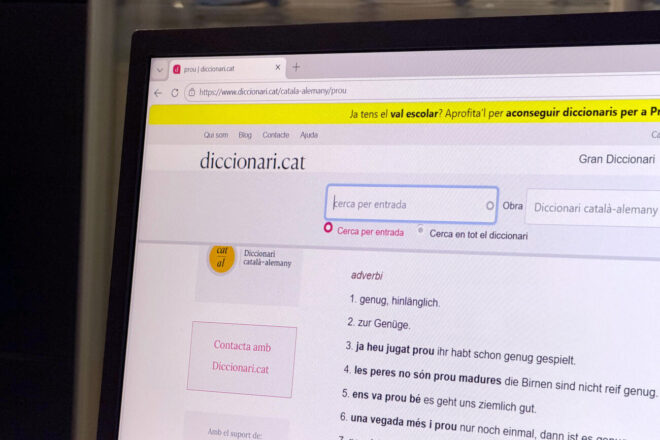‘Déu-n’hi-do’, ‘badar’, ‘compte’ i ‘biaix’, entre les paraules més consultades a Diccionari.cat el 2025