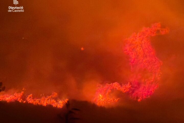 Incendi forestal de la Serra d’Engarceran (Plana Alta). Fotografia: Consorci de Bombers de Castelló