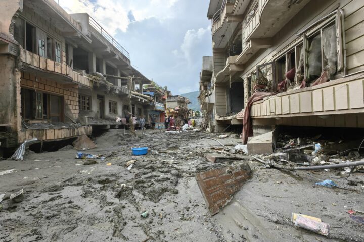 Danys materials a Nuwakot, Nepal, després de la devastadora riuada registrada el 26 d’agost de 2026 a la frontera amb la Xina.