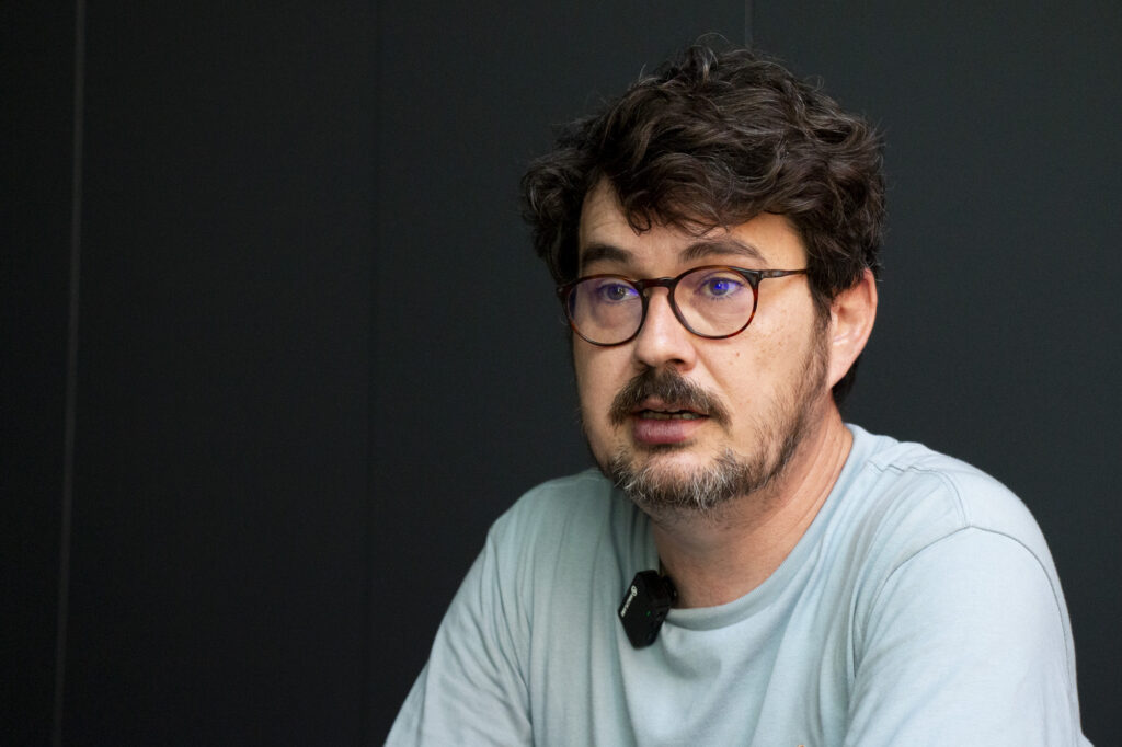 Gautier Sabri&agrave;, en un moment de l'entrevista (fotografia: Enric Galli).