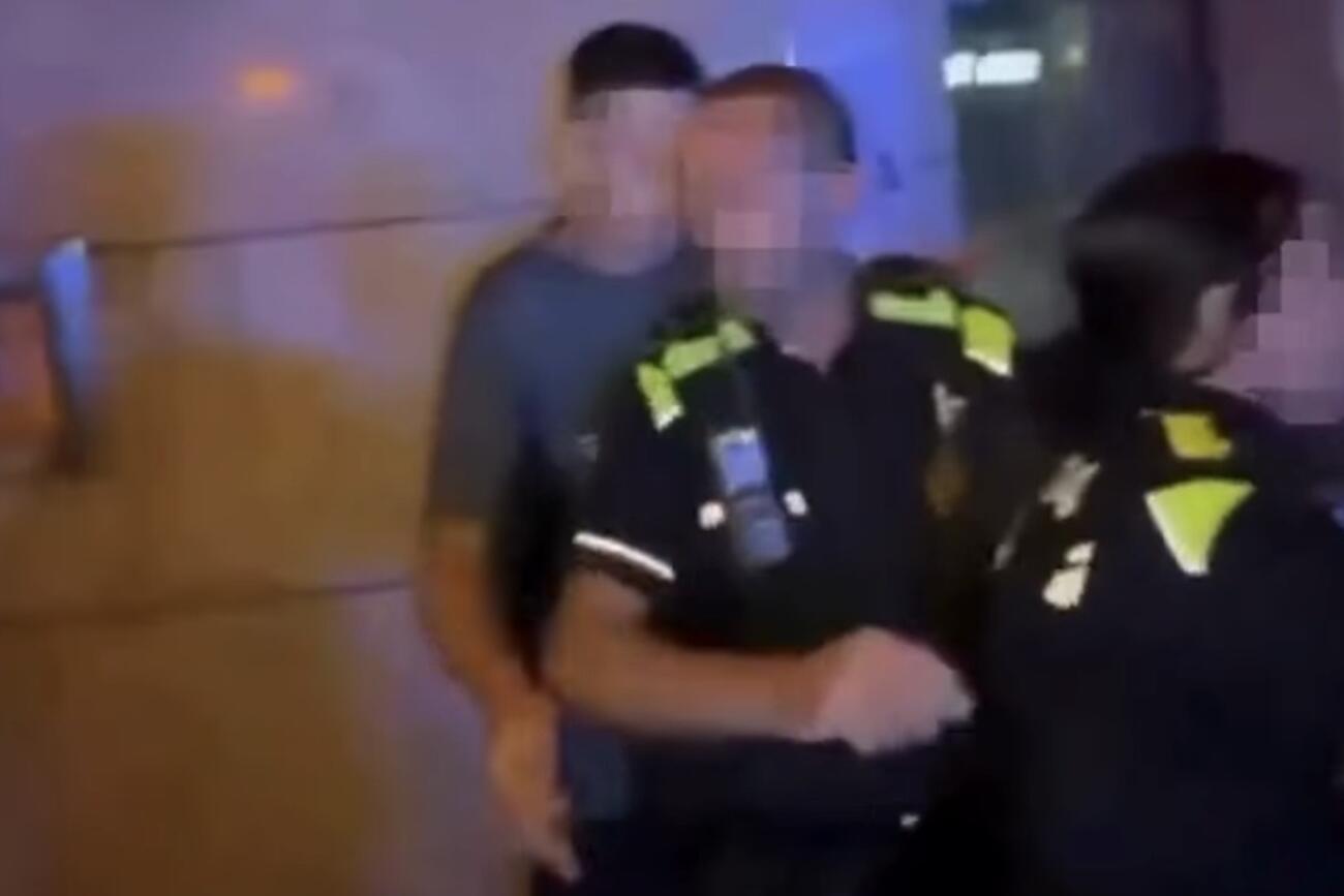 Denuncien una agressió policíaca a un jove durant la festa major de Sabadell
