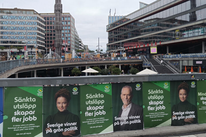 Cartells de la campanya electoral de Suècia (fotografia: Efe / Anxo Lamela).