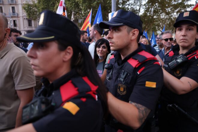 L’extrema dreta d’Aliança i Núcleo Nacional no reïx a treure el cap a la Diada malgrat l’actitud provocadora